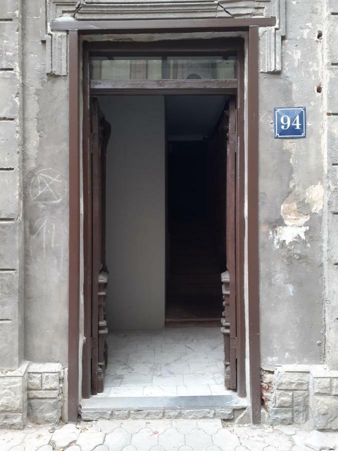 Woodmood Hostel ティビリシ エクステリア 写真